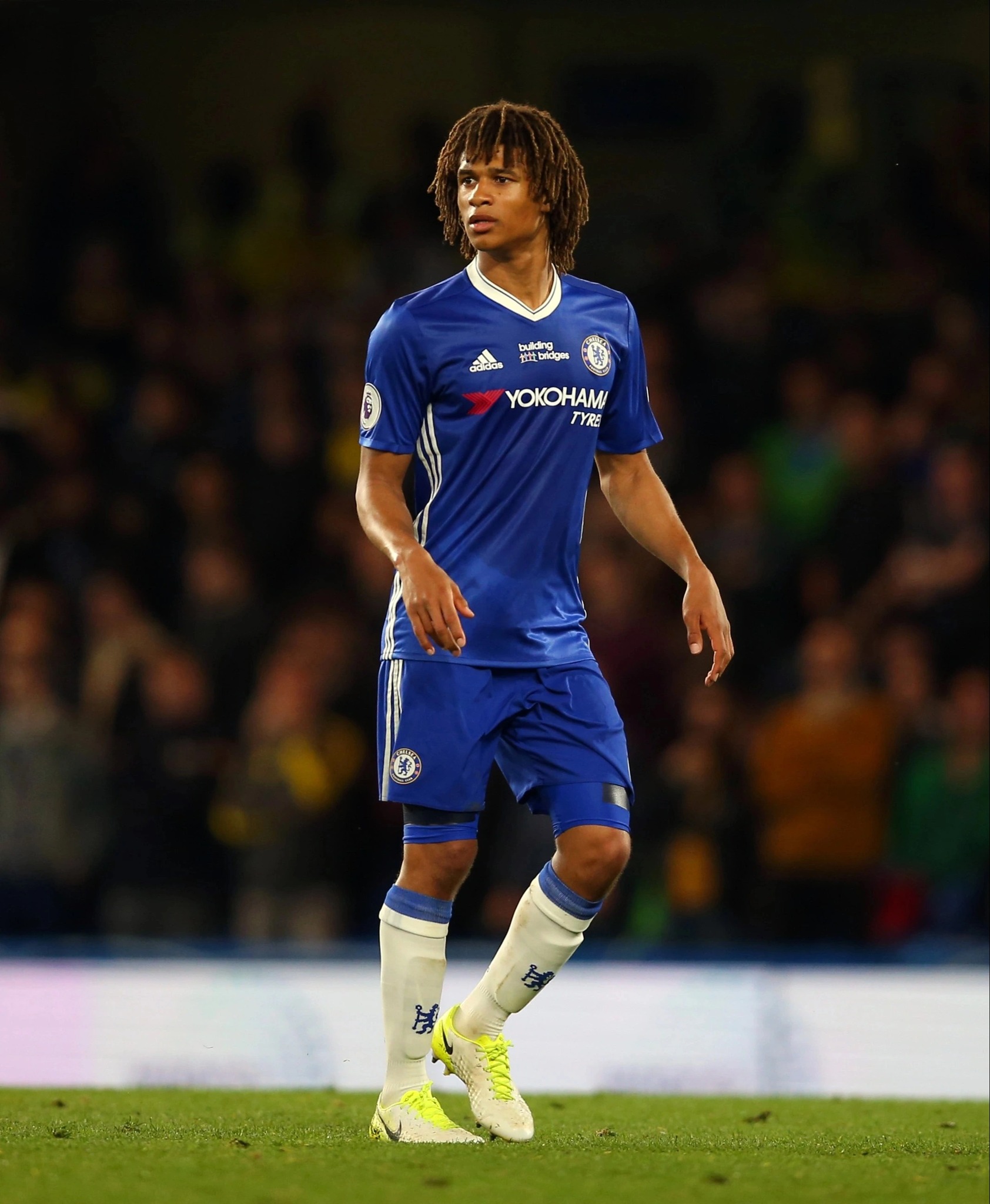 chelsea-nhan-phai-loi-tu-choi-cua-man-city-trong-thuong-vu-mua-nathan-ake-1